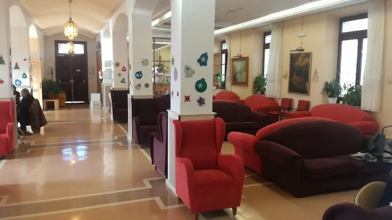 Centro Residencial Perpetuo Socorro - Residencia de ancianos en Santa Fe - foto 2