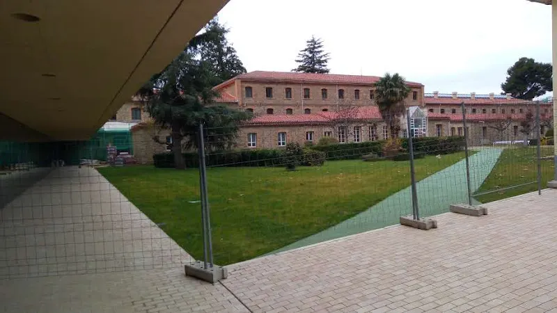 Centro de Atención Integral a la Discapacidad CAIDIS Valle del Roncal - Residencia de ancianos en Pamplona - foto 2