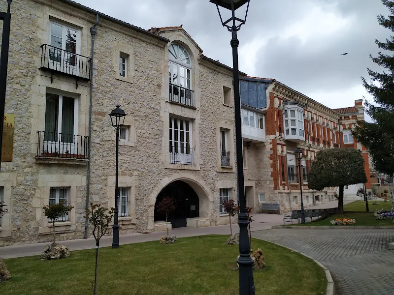 Hogar Residencia San Julián y San Quirce | Barrantes - Burgos