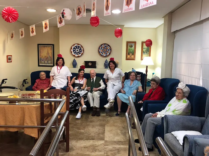 CENTRO PARA MAYORES " LOS PRÍNCIPES " - Residencia de ancianos en Sevilla - foto 2
