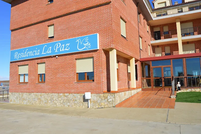 Residencia Tercera Edad La Paz - León
