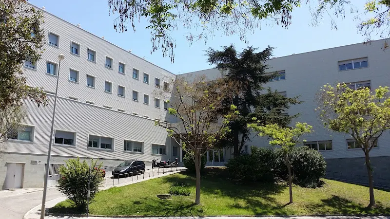 Residencia de Ancianos Ramon Berenguer - Residencia geriátrica en Santa Coloma de Gramenet - foto 2