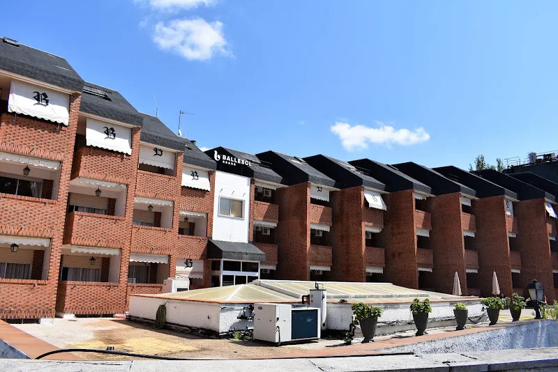 Residencia de Mayores Ballesol Majadahonda | Entorno Privilegiado en Colonia Airesol - Residencia de ancianos en Majadahonda - foto 2