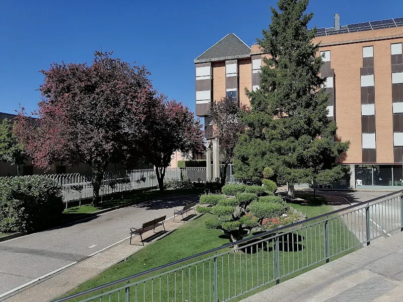 Hogar San José en Palencia Hermanitas Ancianos Desamparados - Residencia de ancianos en Palencia - foto 2
