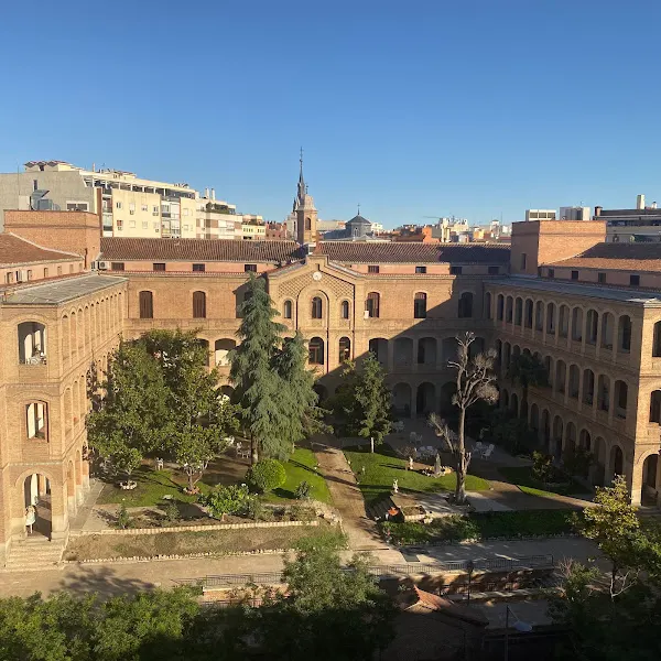 Asilo de Ancianos Hermanitas de los Pobres - Madrid