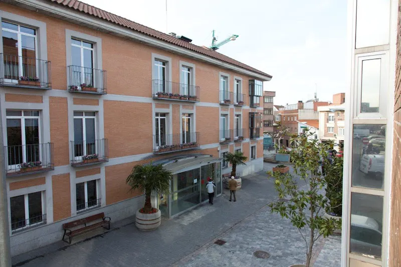 Club de Pensionistas y Tercera Edad Reina Sofía - Residencia de ancianos en Majadahonda - foto 2