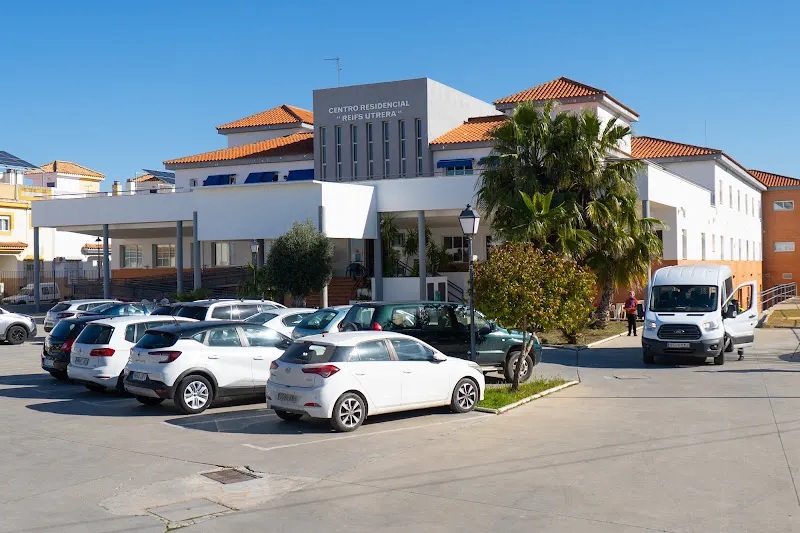 Residencia de Mayores y Centro de Día REIFS Utrera - Residencia geriátrica en Utrera - foto 2
