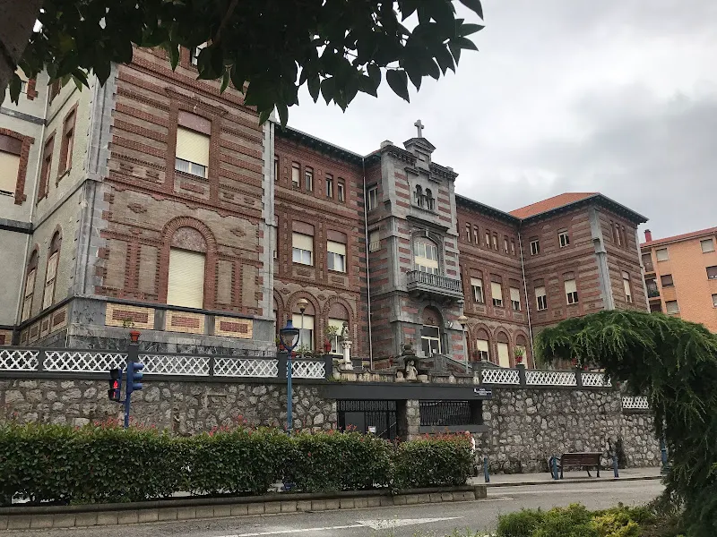 Santo Hospital del Glorioso San Juan Bautista Gestión Privada - Residencia geriátrica en Portugalete - foto 2