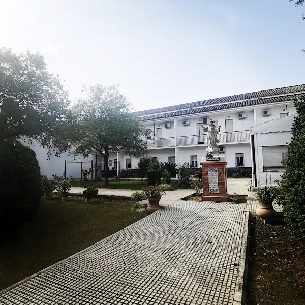 Residencia Nuestra Señora de la Soledad y San José - Residencia de ancianos en Coria del Rio - foto 2
