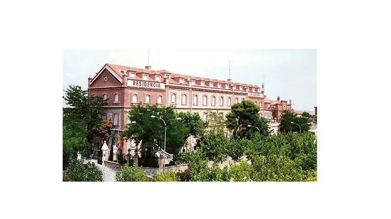 Residencia y Centro de Día La Aurora - Navalcarnero