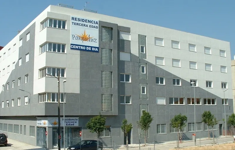 RESIDENCIA Y CENTRO DE DÍA TERCERA EDAD PARQUELUZ CATARROJA