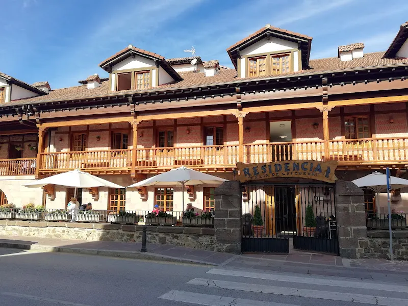 Residencia Félix De Las Cuevas Gestión Privada