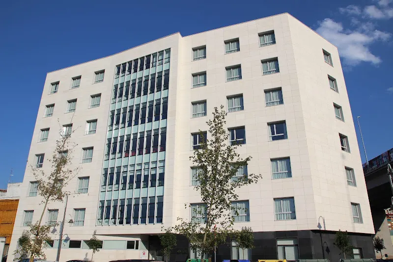Residencia para mayores y Centro de día IMQ Igurco Zorrozgoiti - Atención a personas mayores en Bilbao - foto 3