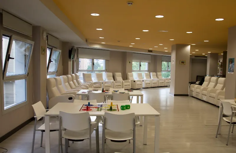 Residencia para mayores y Centro de día IMQ Igurco Bilbozar - Atención a personas mayores en Bilbao - foto 3