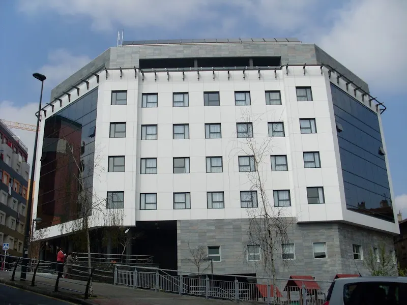 Residencia para mayores y Centro de día IMQ Igurco Bilbozar - Atención a personas mayores en Bilbao - foto 4
