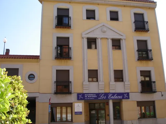 RESIDENCIA DE MAYORES LOS ENLACES