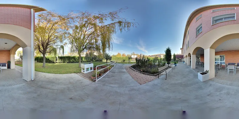 Residencia de Mayores La Puebla de Alfindén | El Moreral UDP - Residencia de ancianos en La Puebla de Alfinden - foto 2