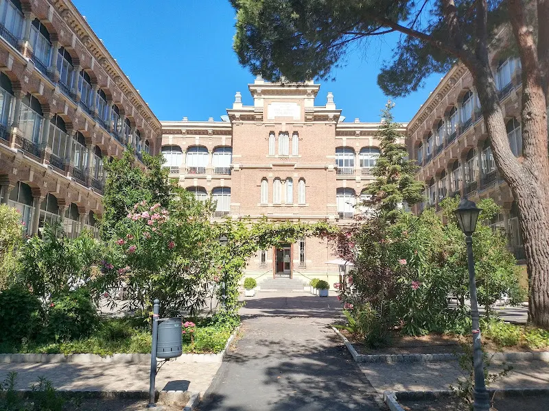 Fundación Santísima Virgen y San Celedonio - Residencia de ancianos en Madrid - foto 2