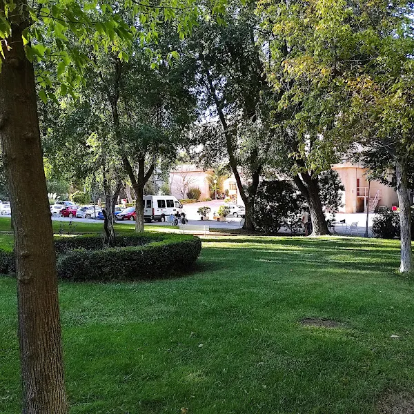 Residencia de Mayores "Manoteras"