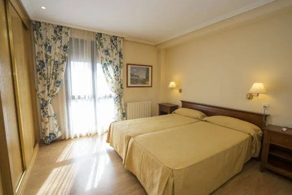 Residencia de mayores y Apartamentos Amavir El Encinar del Rey - Valladolid
