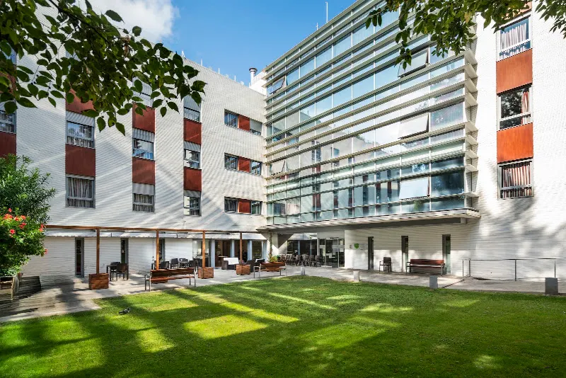 Residencia para mayores Can Buxeres | DomusVi - Residencia de ancianos en Hospitalet de Llobregat (L) - foto 2