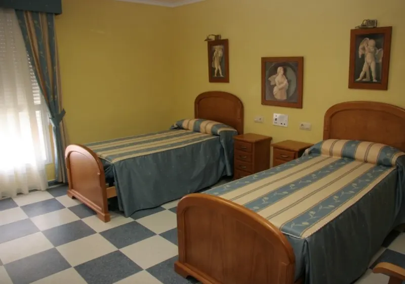 Residencia de Mayores Centenari “El Jardín”. - La Roda