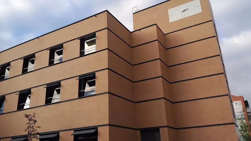 VIVIENDA COMUNITARIA ZIRAUNTZA - Residencia de ancianos en Vitoria-Gasteiz - foto 2