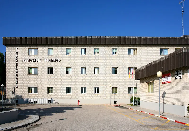 Residencia de ancianos de la Comunidad de Madrid (pública) - Residencia de ancianos en Torrelaguna - foto 2